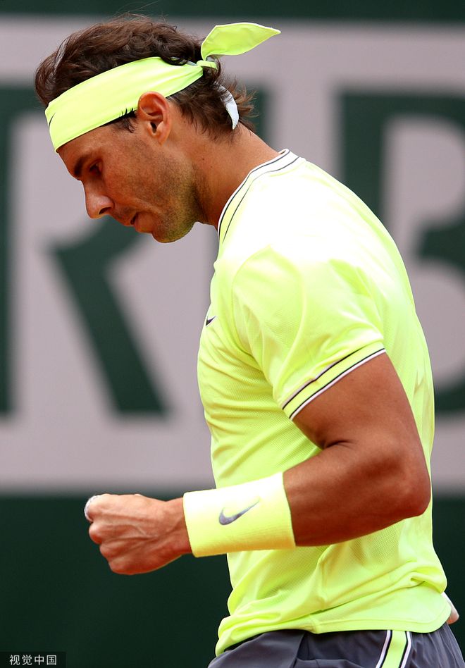 费德勒官方宣布刷新纪录新规，德国队引发争议！引发球迷热议(费德勒集锦)