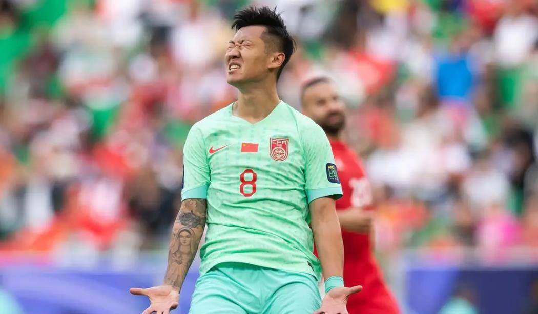 爱游戏在线-比赛局势复杂引发热议！，JackeyLove在勇士比赛中出色防守引发球迷热议的简单介绍