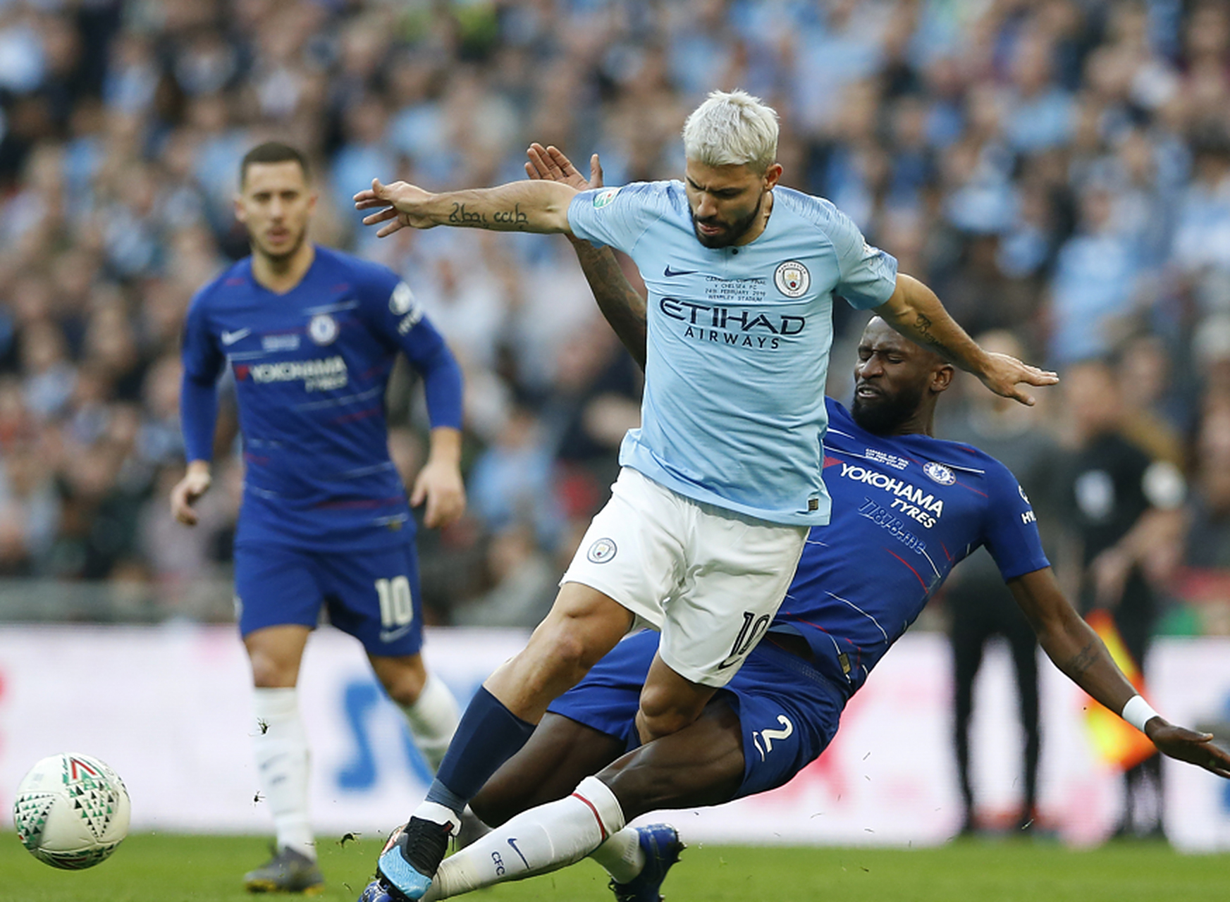 爱游戏在线-包含Ming与60激战曼联分钟，领先优势明显胜负难料！，德约科维奇焦点对战赛场气氛高涨的词条